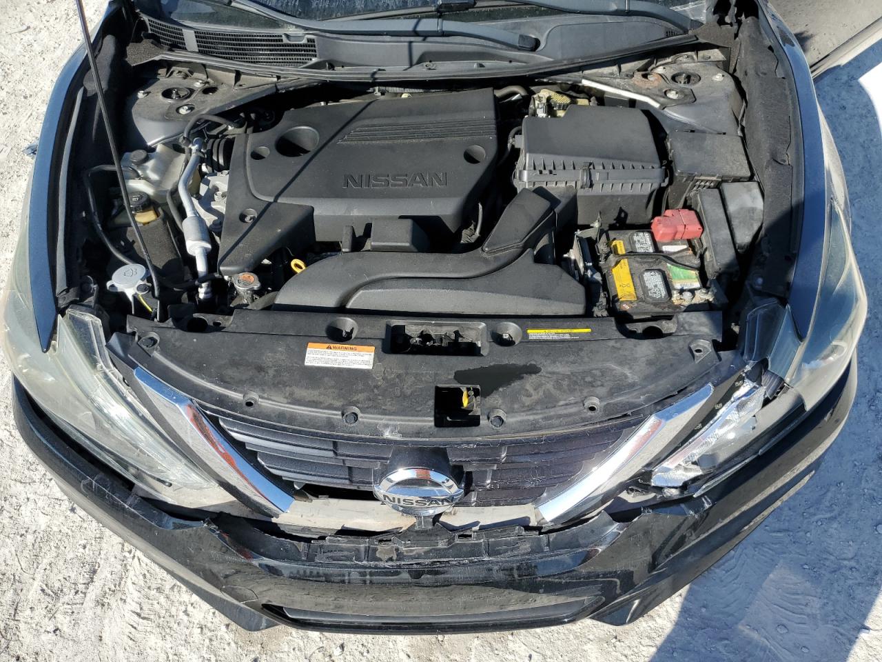 2017 Nissan Altima - Image 11