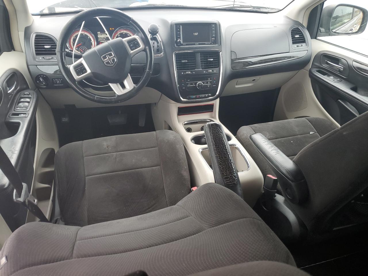 2013 Dodge Caravan - Image 8