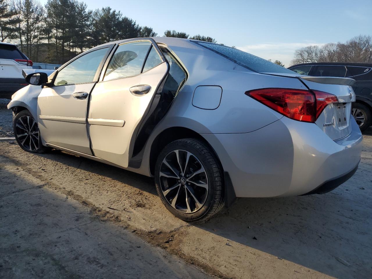 2018 Toyota Corolla - Image 2