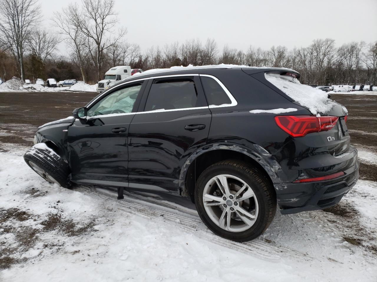 2019 Audi Q3 - Image 2