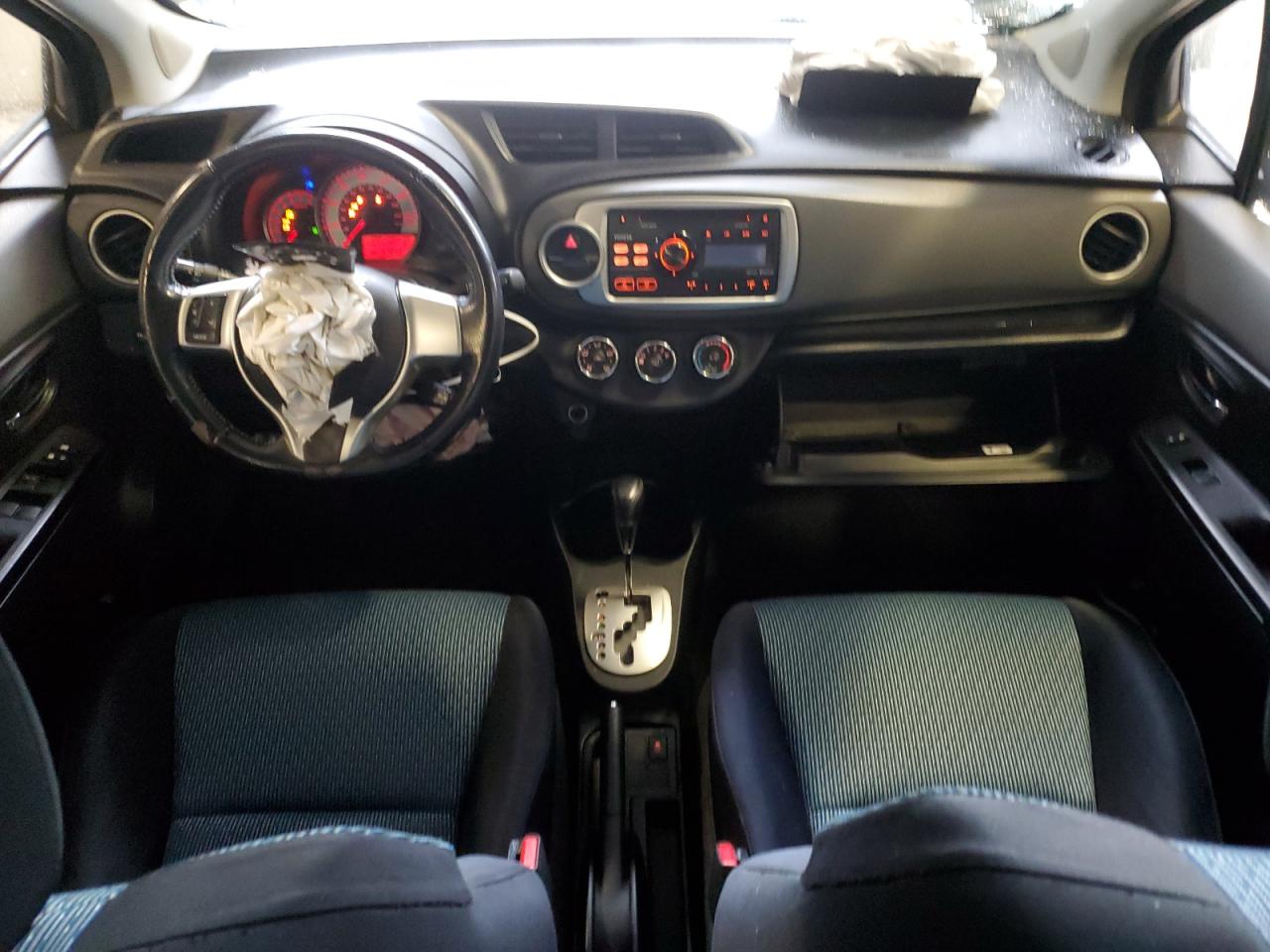 2012 Toyota Yaris - Image 8