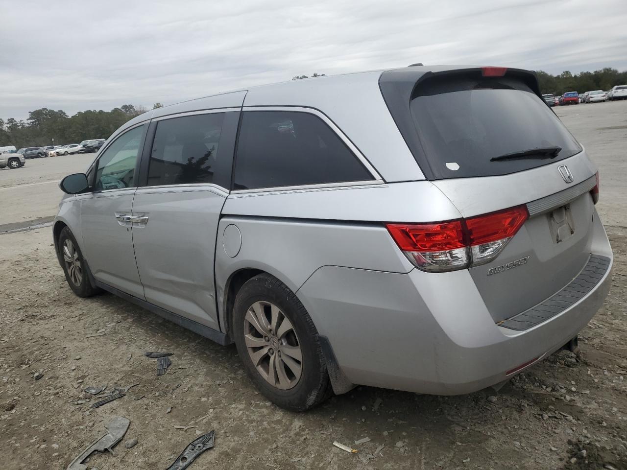 2015 Honda Odyssey - Image 2