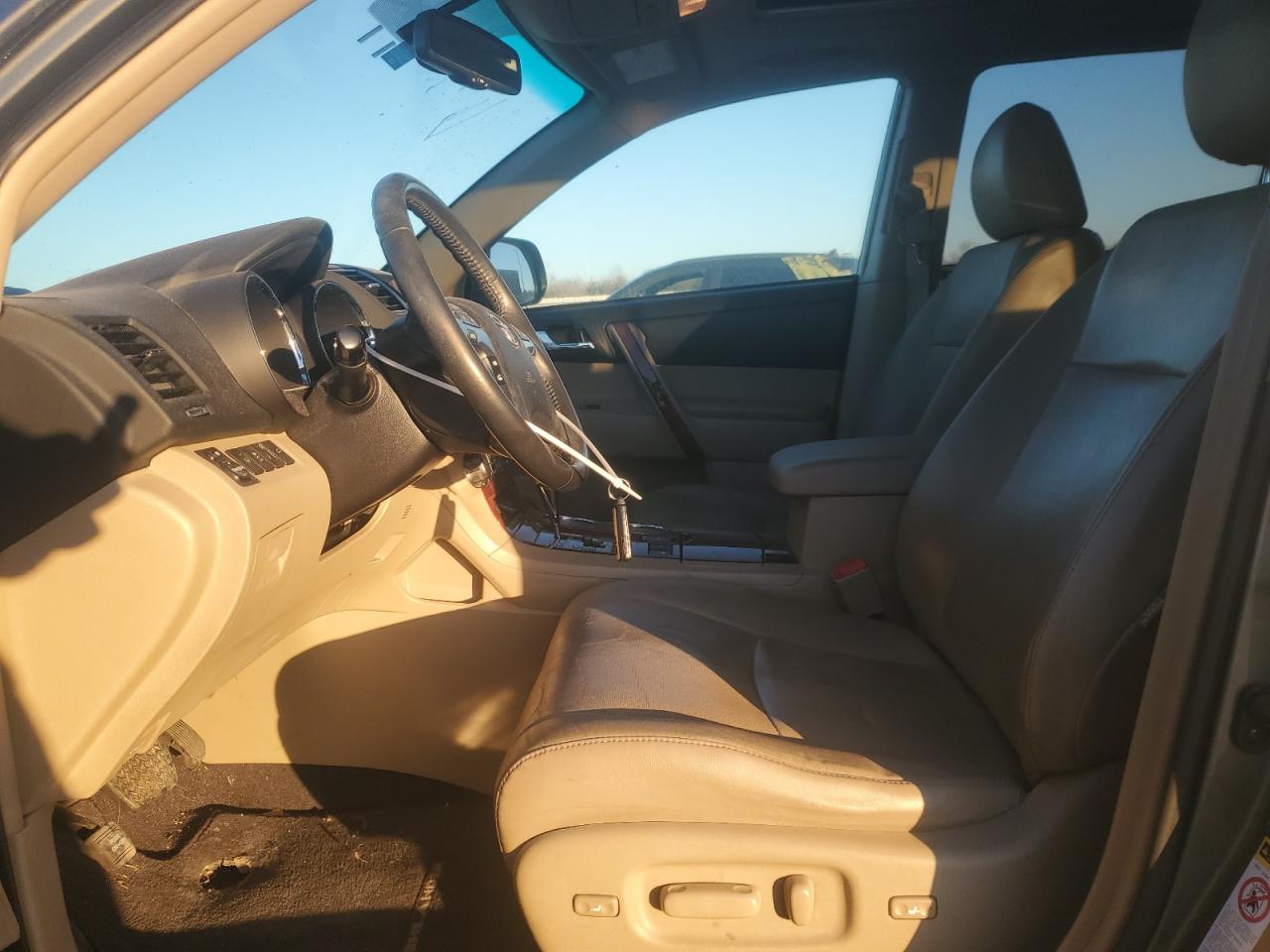 2011 Toyota Highlander - Image 7