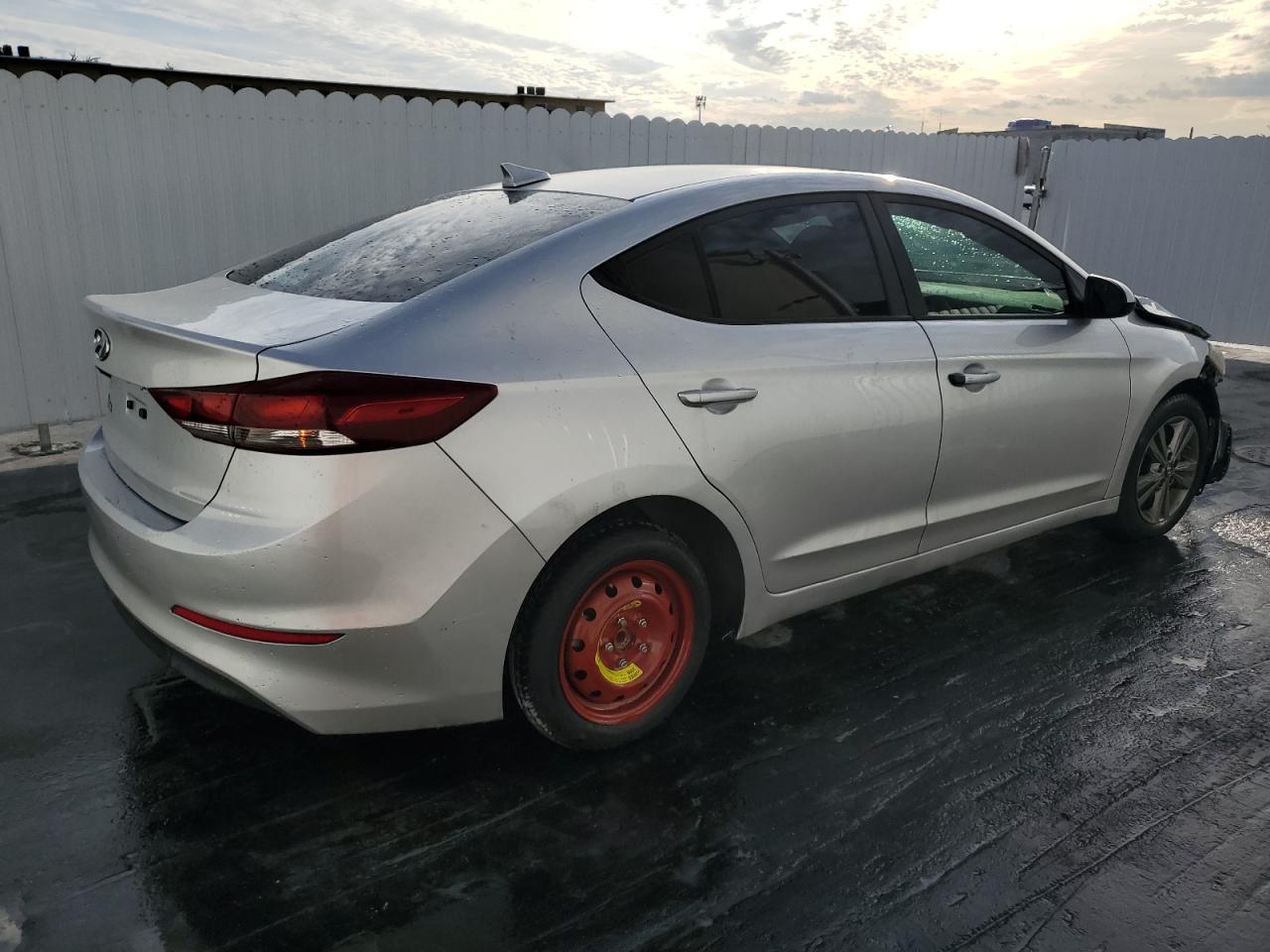 2018 Hyundai Elantra - Image 3