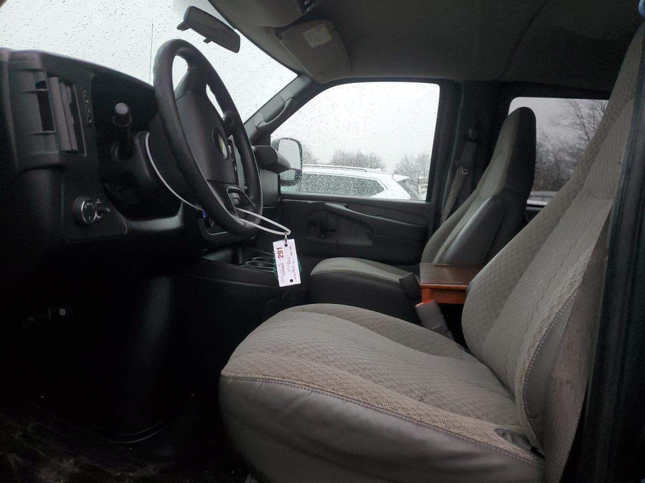 2009 Chevrolet Express - Image 7
