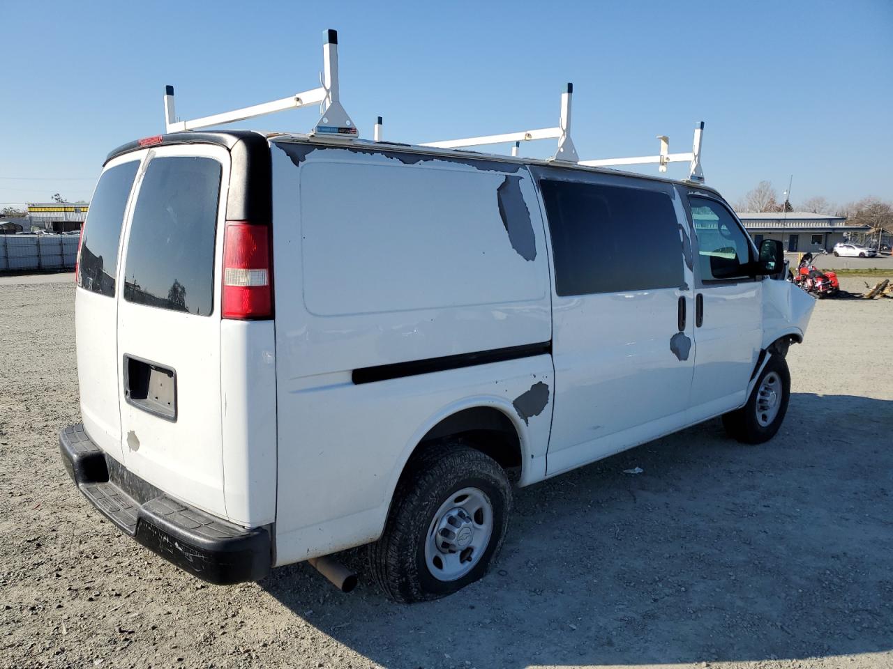 2010 Chevrolet Express - Image 3
