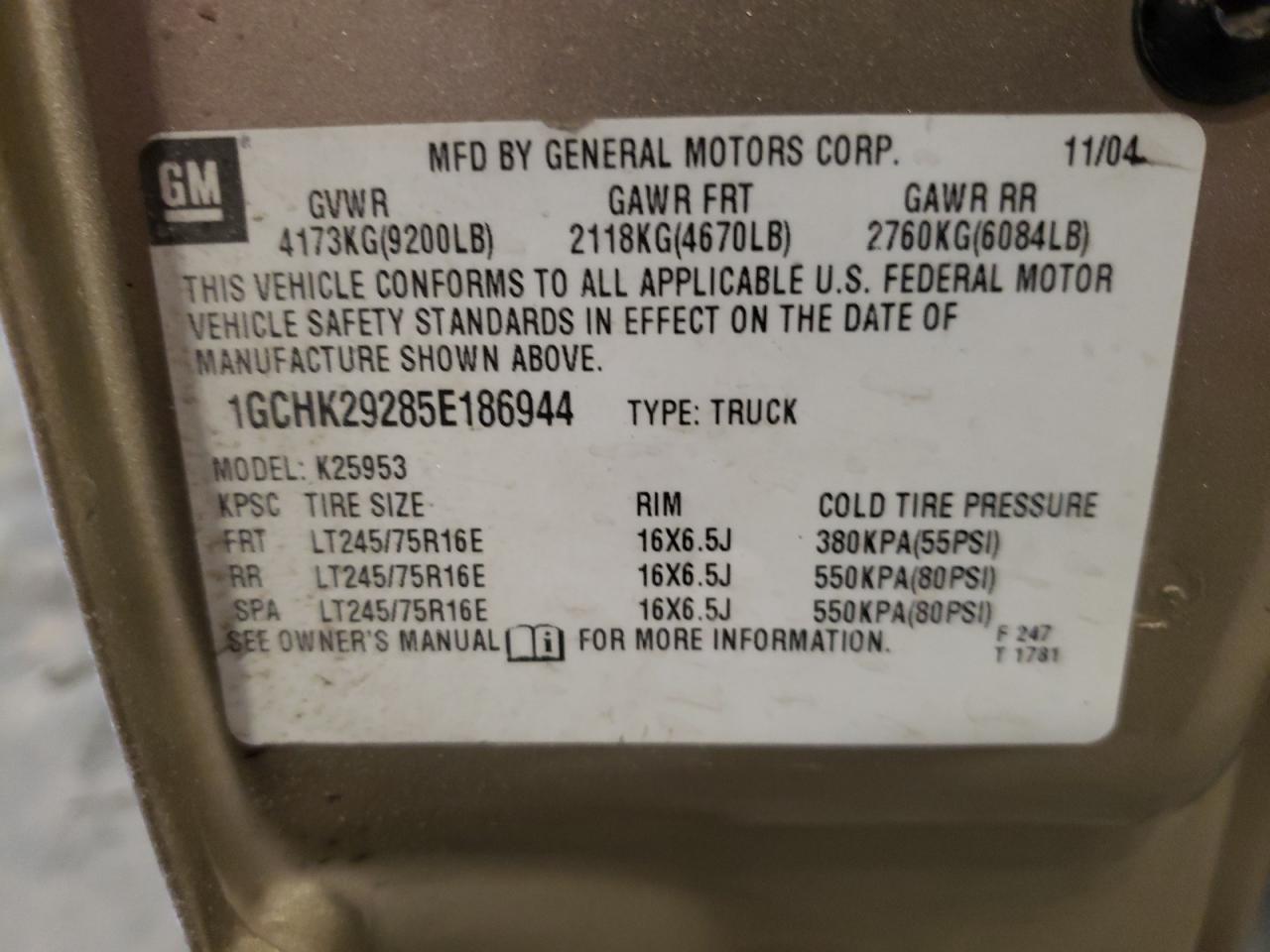 2005 Chevrolet Silverado - Image 12