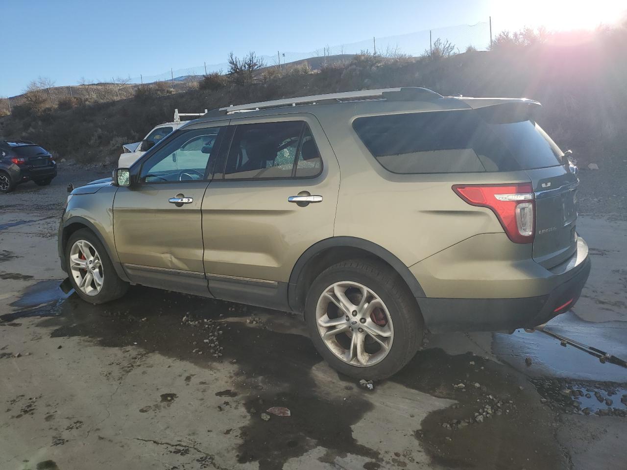 2013 Ford Explorer - Image 2