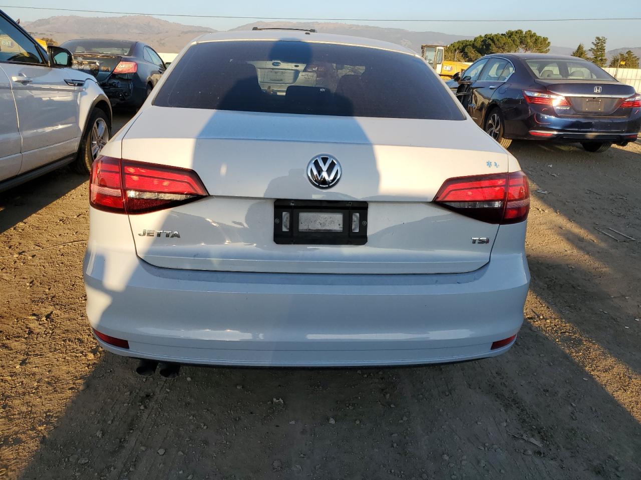 2017 Volkswagen Jetta - Image 6