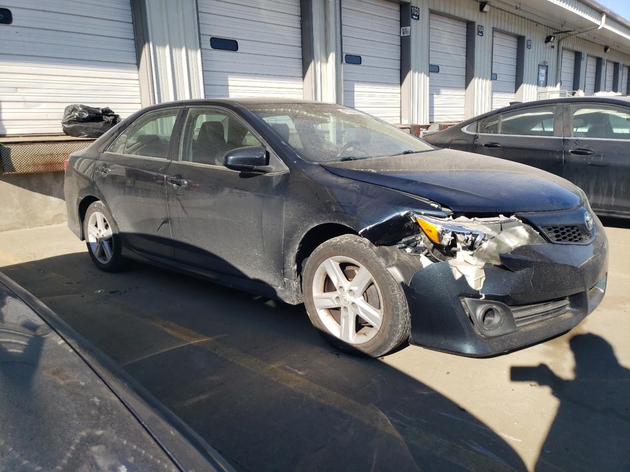 2014 Toyota Camry - Image 4