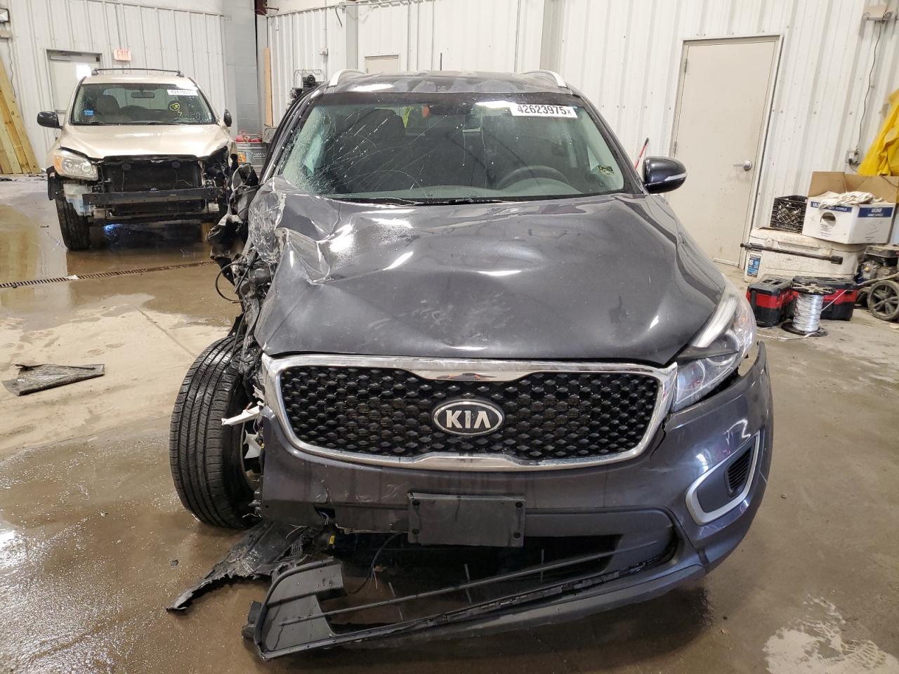 2017 Kia Sorento - Image 5