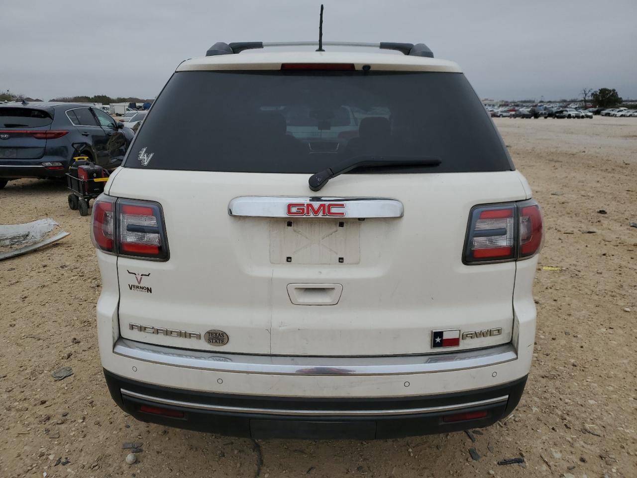 2014 GMC Acadia - Image 6