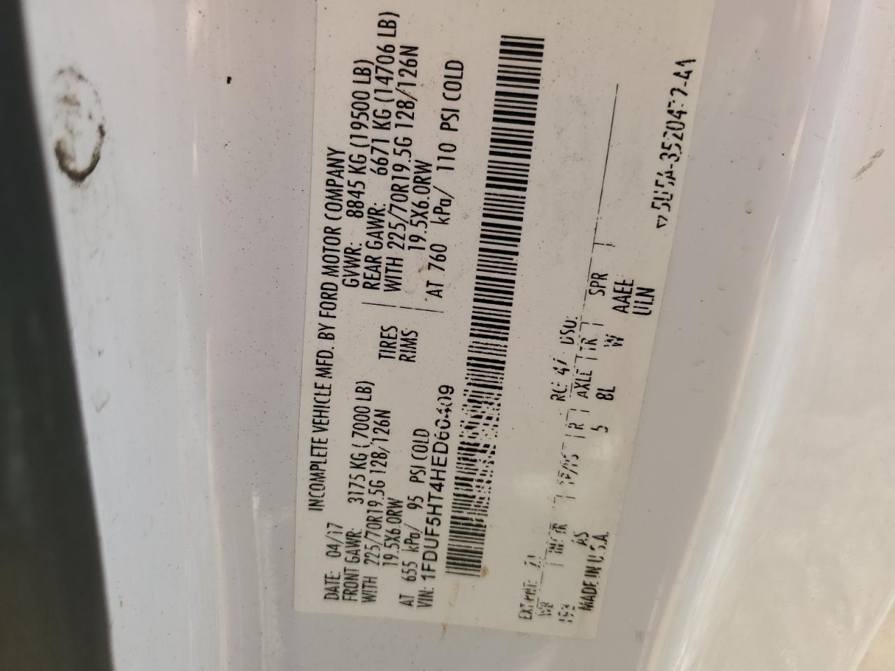 2017 Ford F550 - Image 12