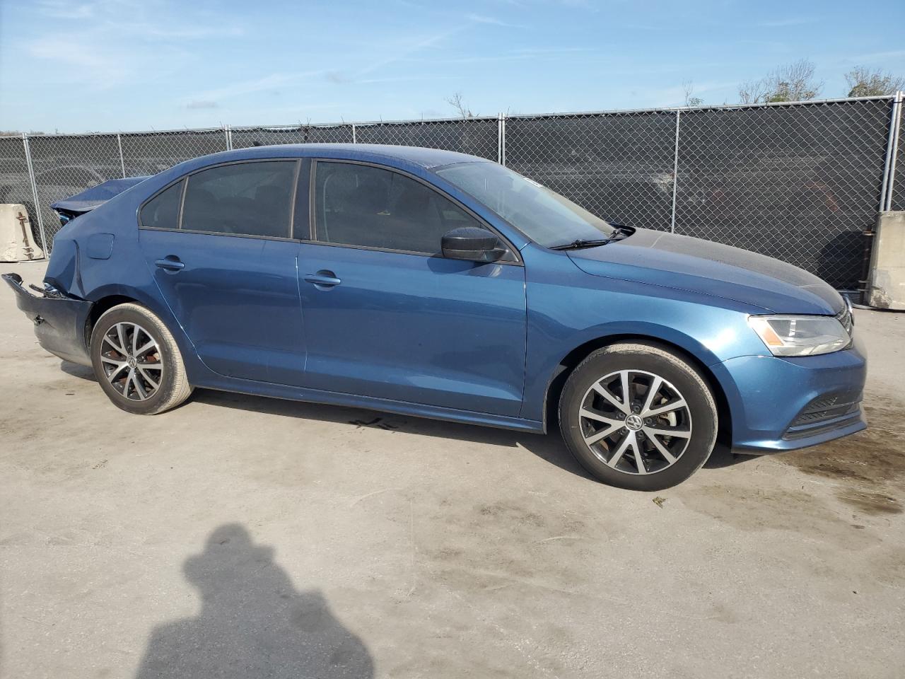 2016 Volkswagen Jetta - Image 4