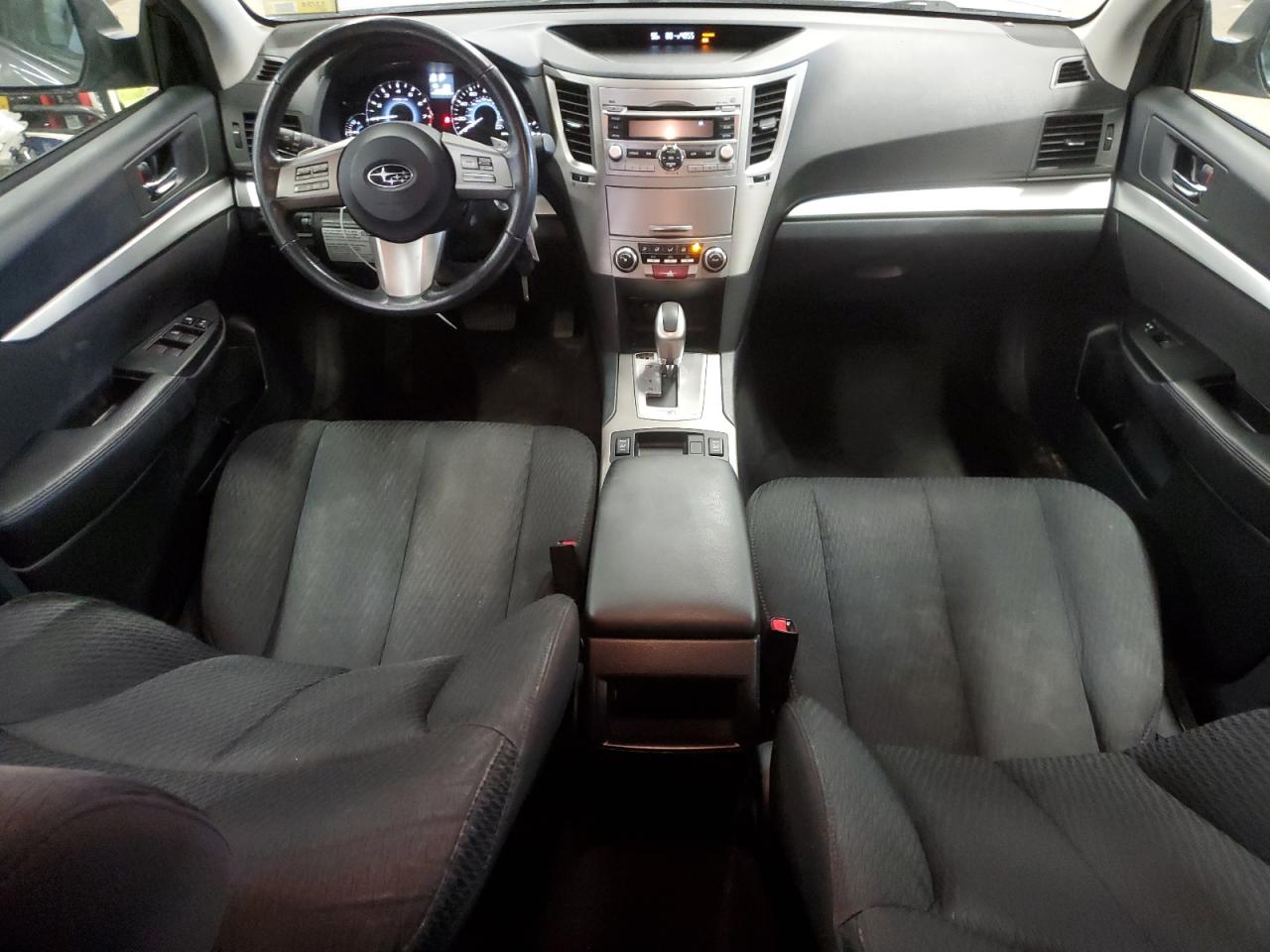 2010 Subaru Outback - Image 8