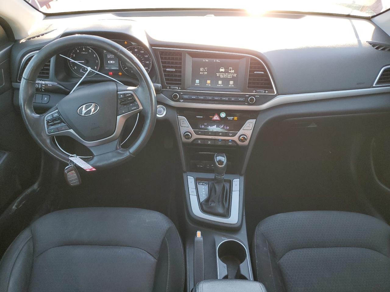 2017 Hyundai Elantra - Image 8