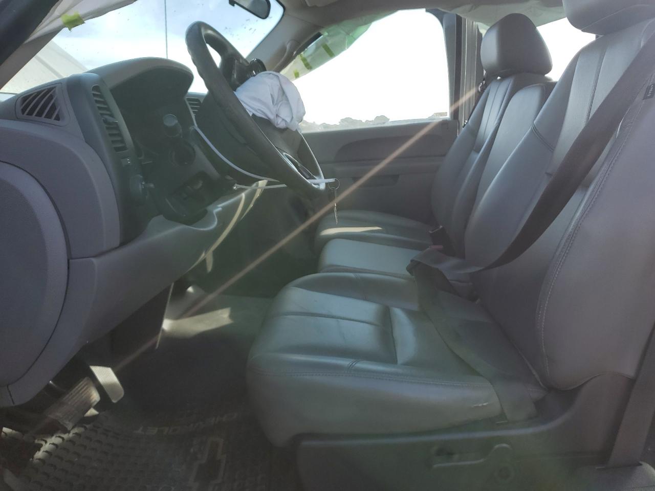 2010 Chevrolet Silverado - Image 7