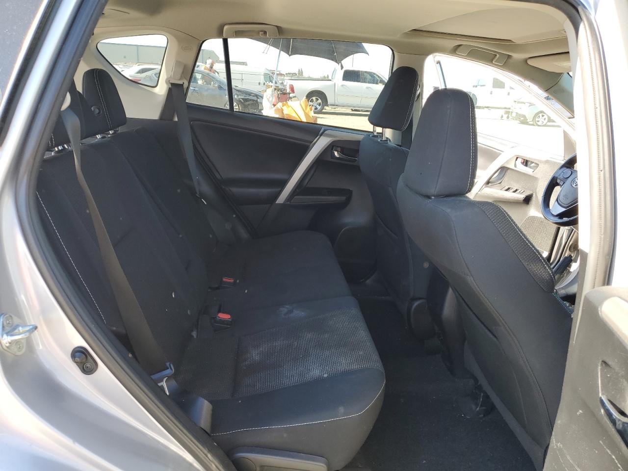2016 Toyota RAV 4 - Image 12