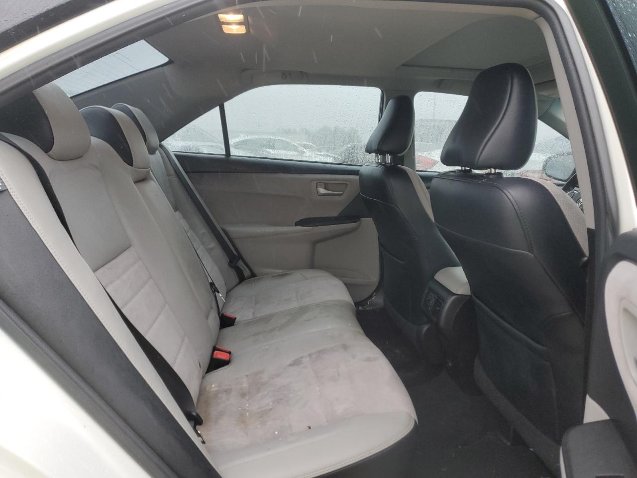 2017 Toyota Camry - Image 10