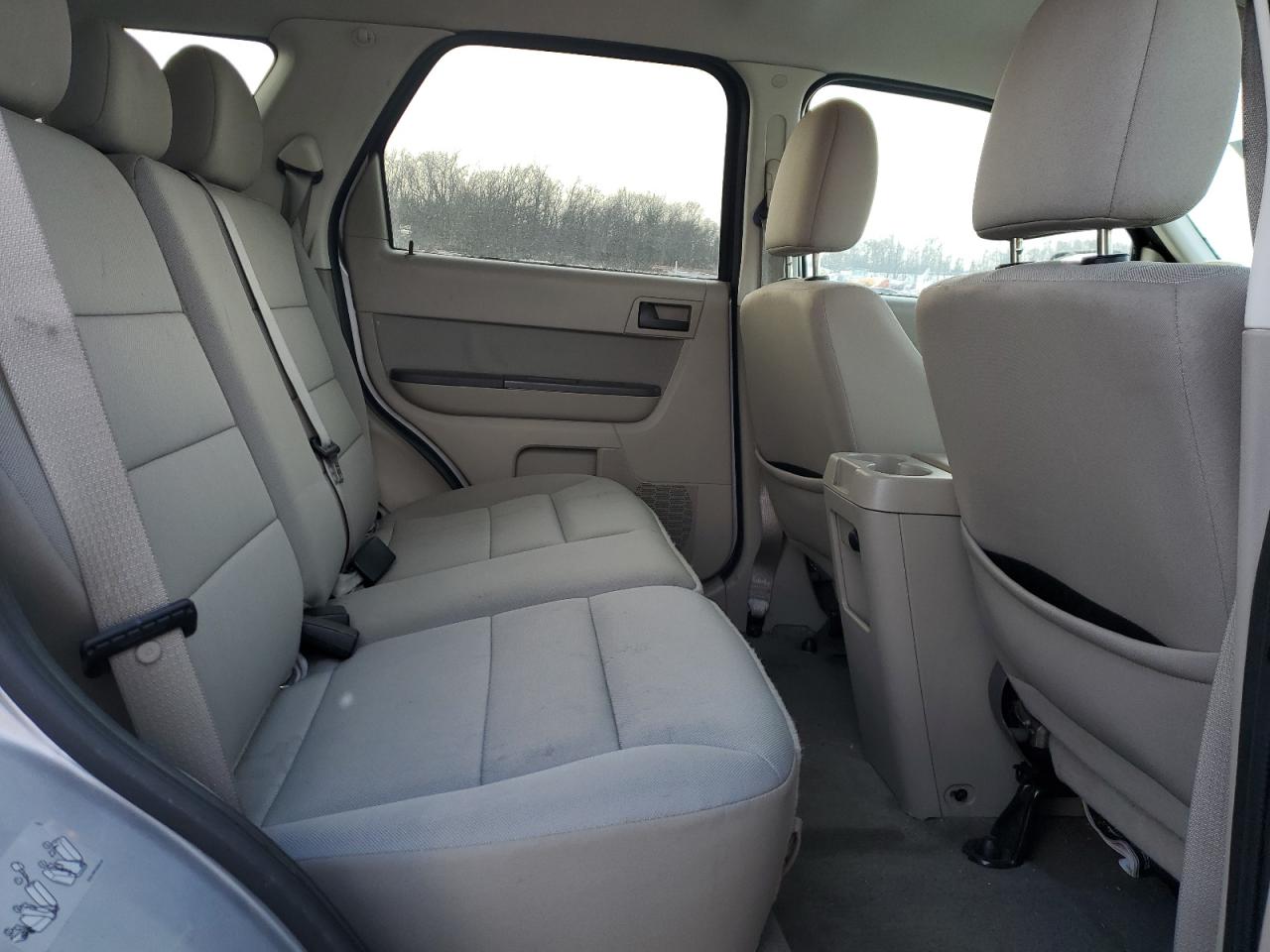 2010 Ford Escape - Image 11
