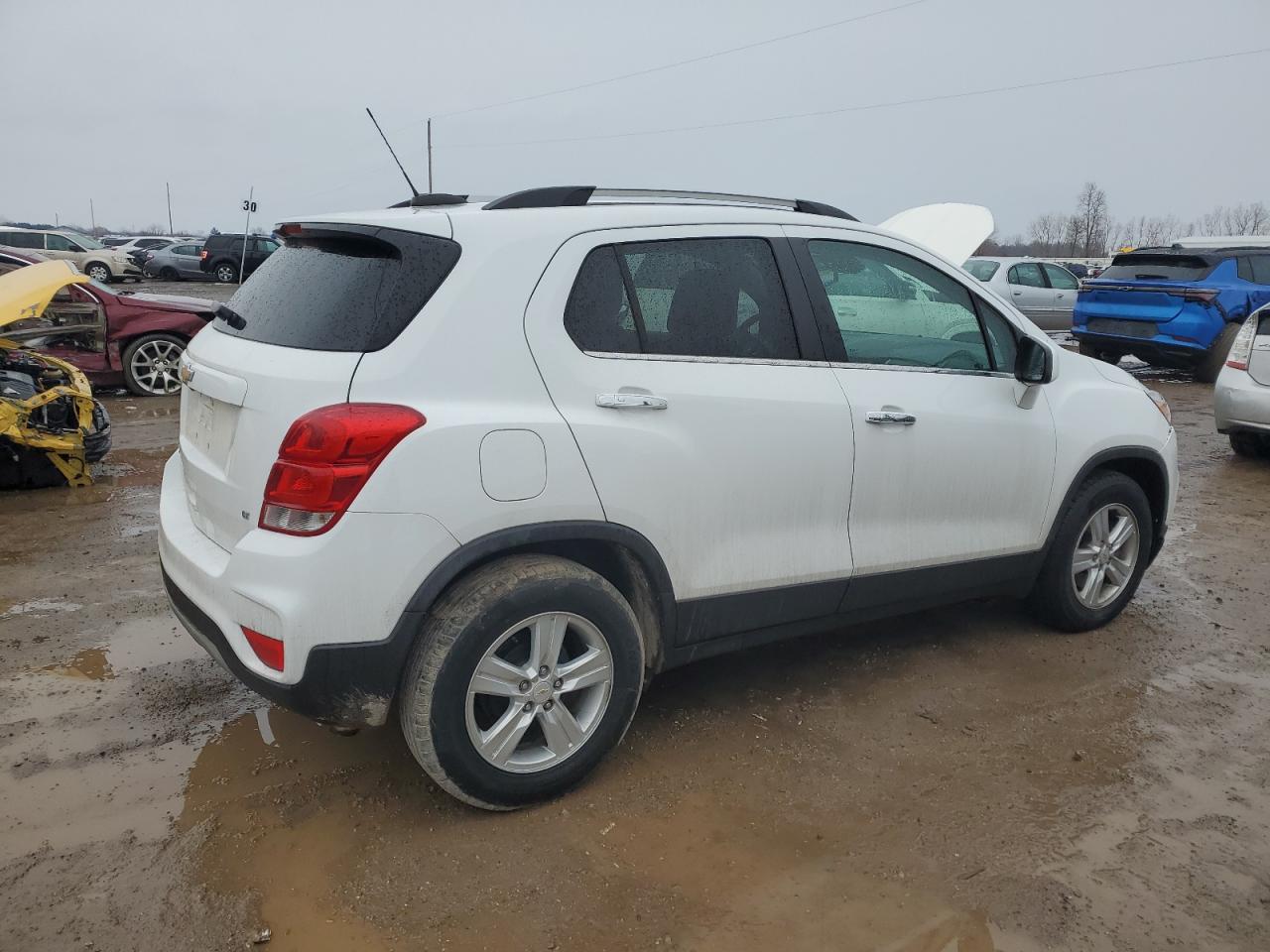 2017 Chevrolet Trax - Image 3