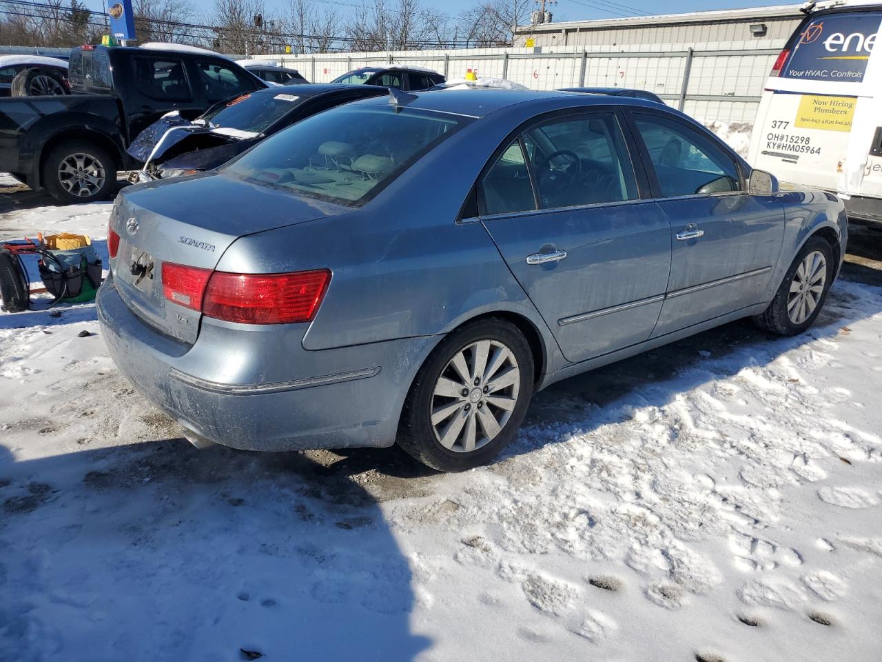 2010 Hyundai Sonata - Image 3
