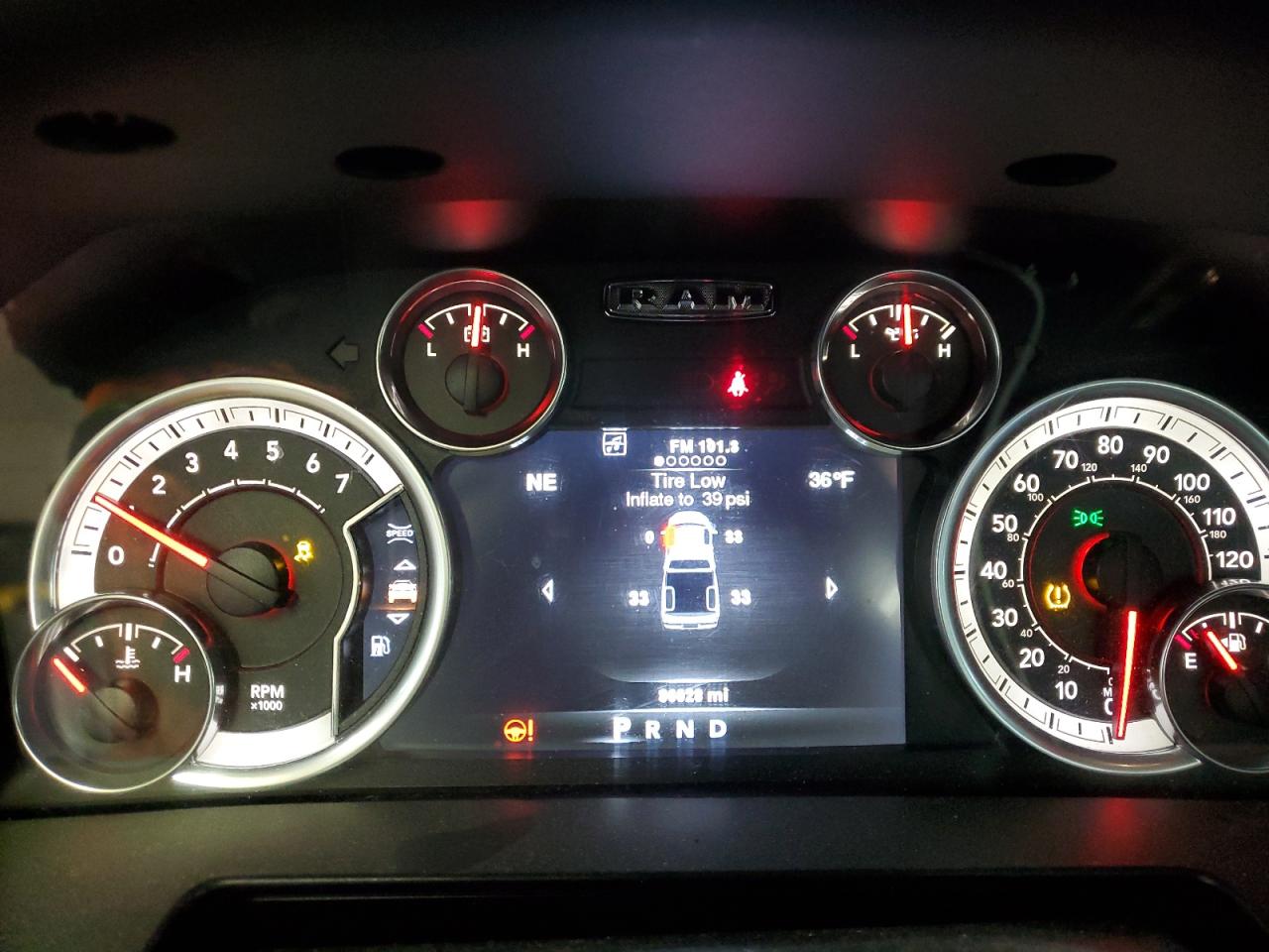 2014 RAM 1500 - Image 9