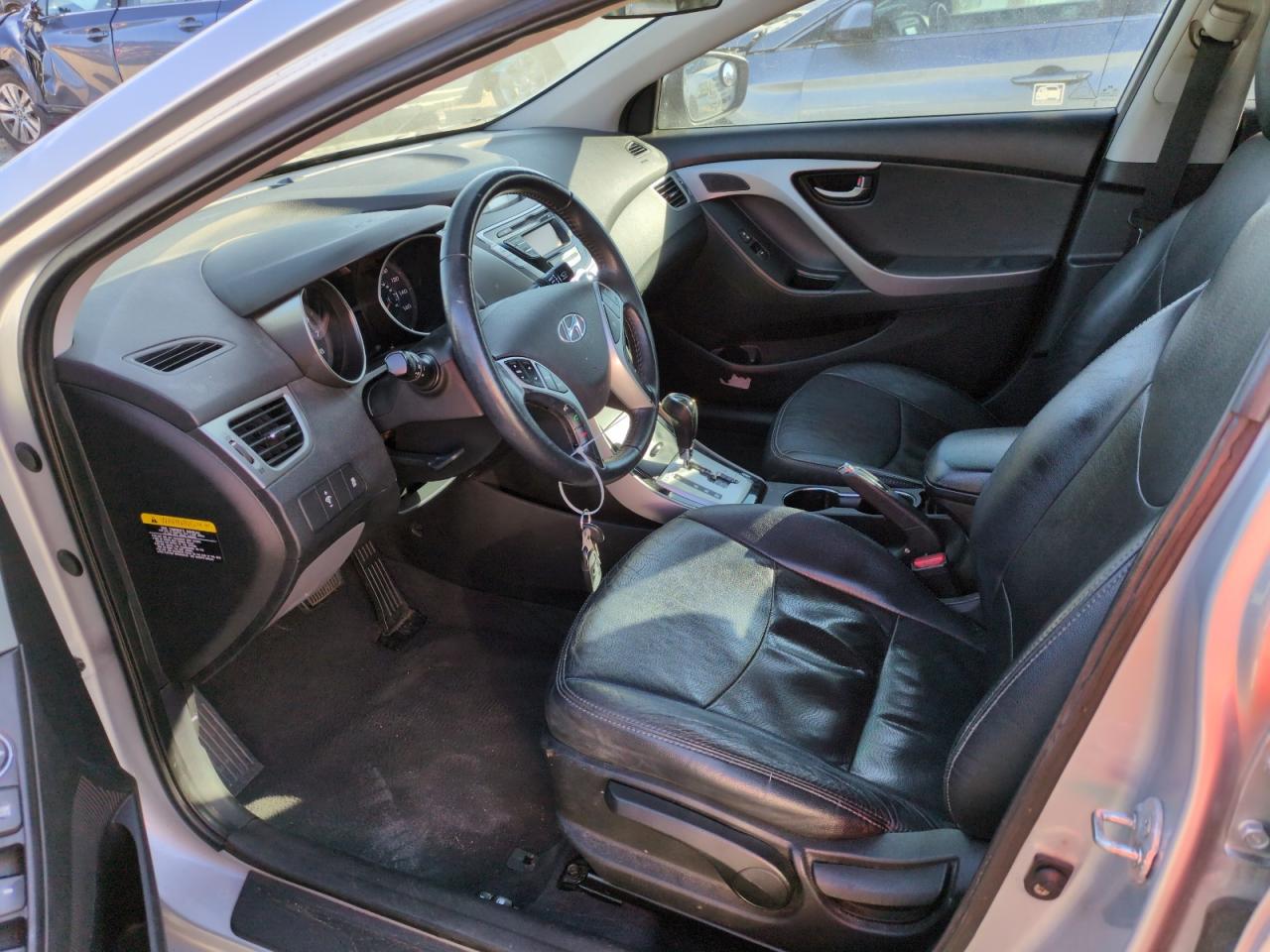 2011 Hyundai Elantra - Image 7