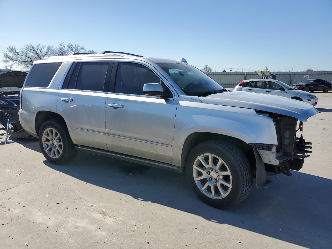 2015 GMC Yukon - Image 4