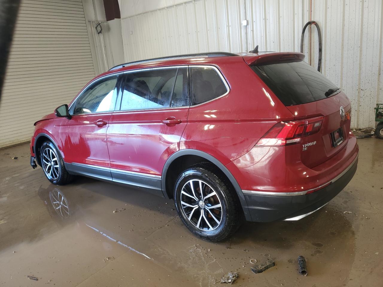 2021 Volkswagen Tiguan - Image 2