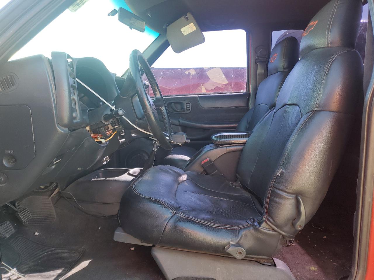 1999 Chevrolet S-10 Pickup - Image 7
