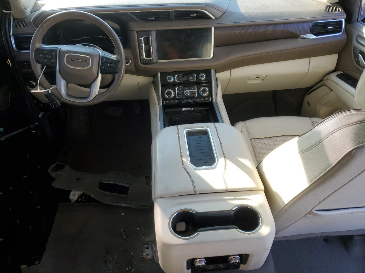 2022 GMC Yukon - Image 8