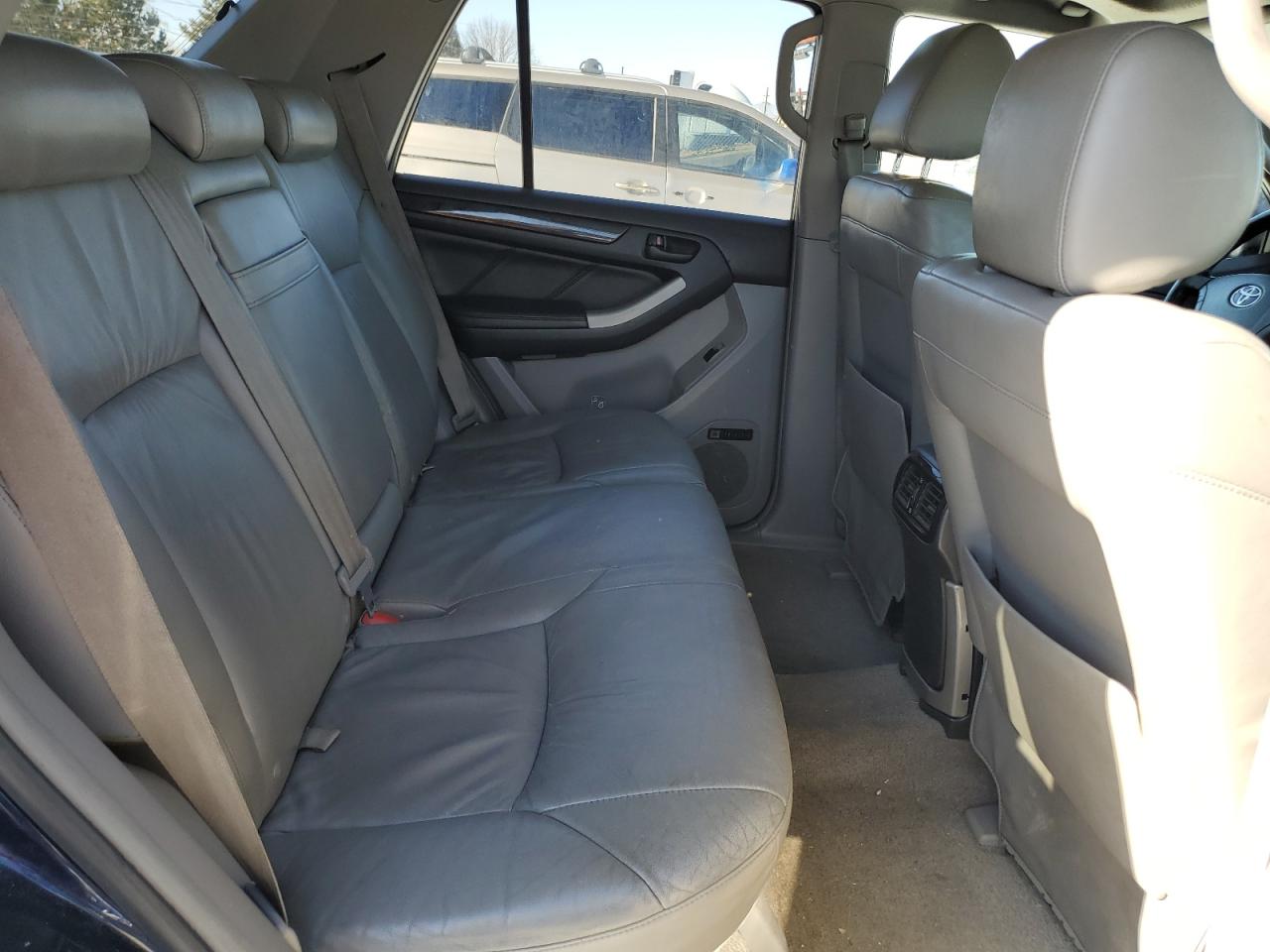 2006 Toyota 4Runner - Image 11