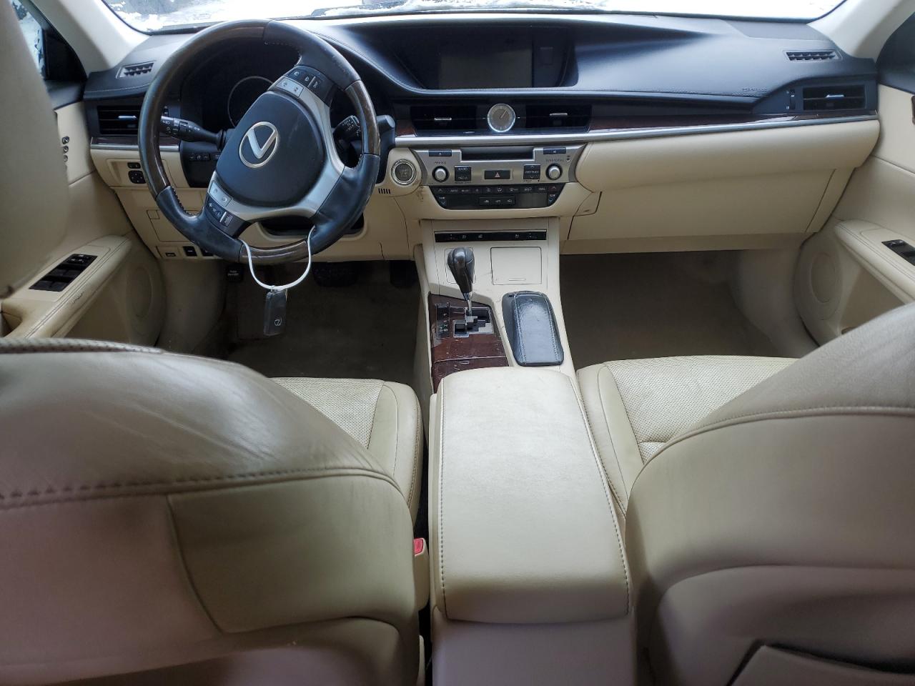 2013 Lexus ES - Image 8