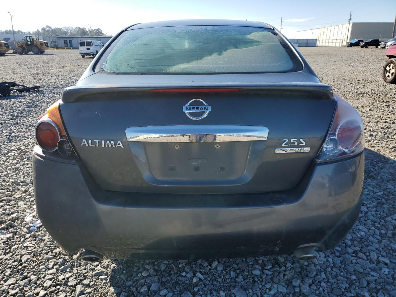 2011 Nissan Altima - Image 6