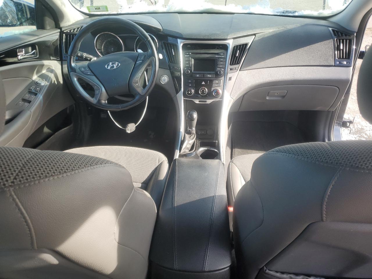 2014 Hyundai Sonata - Image 8