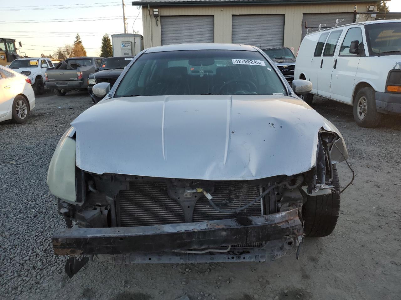 2004 Nissan Maxima - Image 5