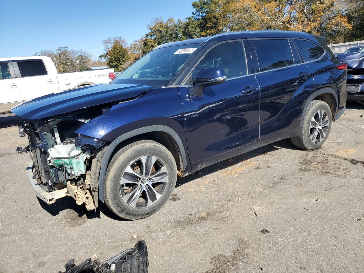 2020 Toyota Highlander - Image 1