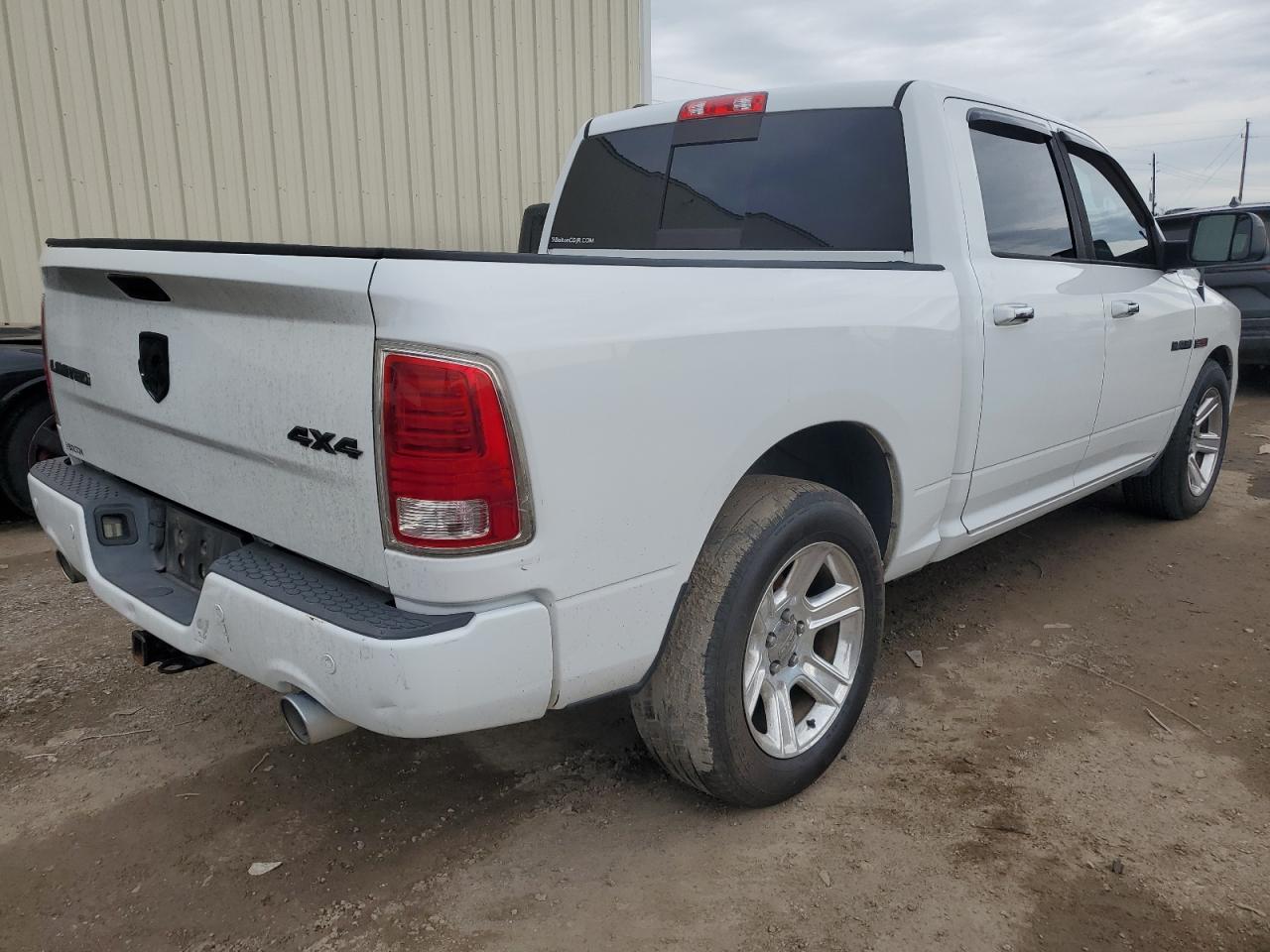 2015 RAM 1500 - Image 3