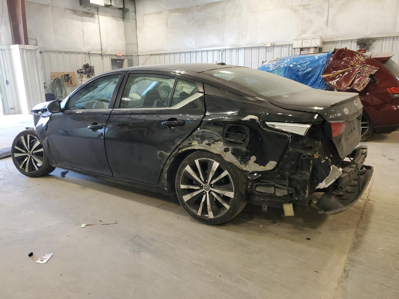 2020 Nissan Altima - Image 2