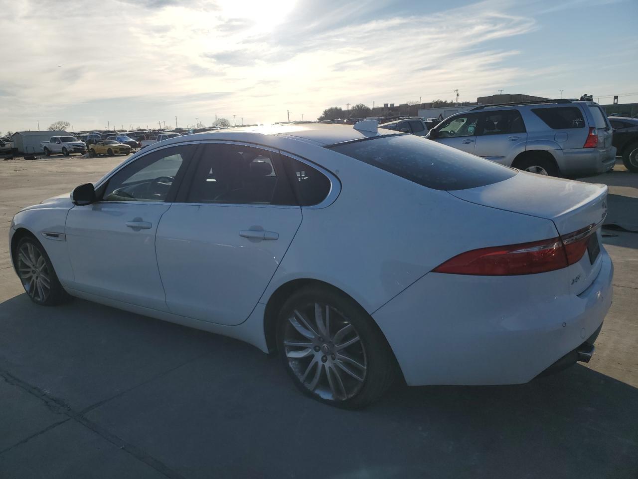 VIN SAJBE4BV5GCY17842 2016 JAGUAR XF no.2