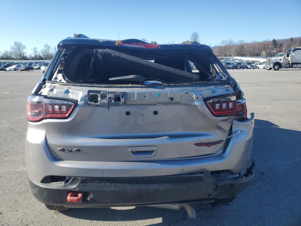 2022 Jeep Compass - Image 6