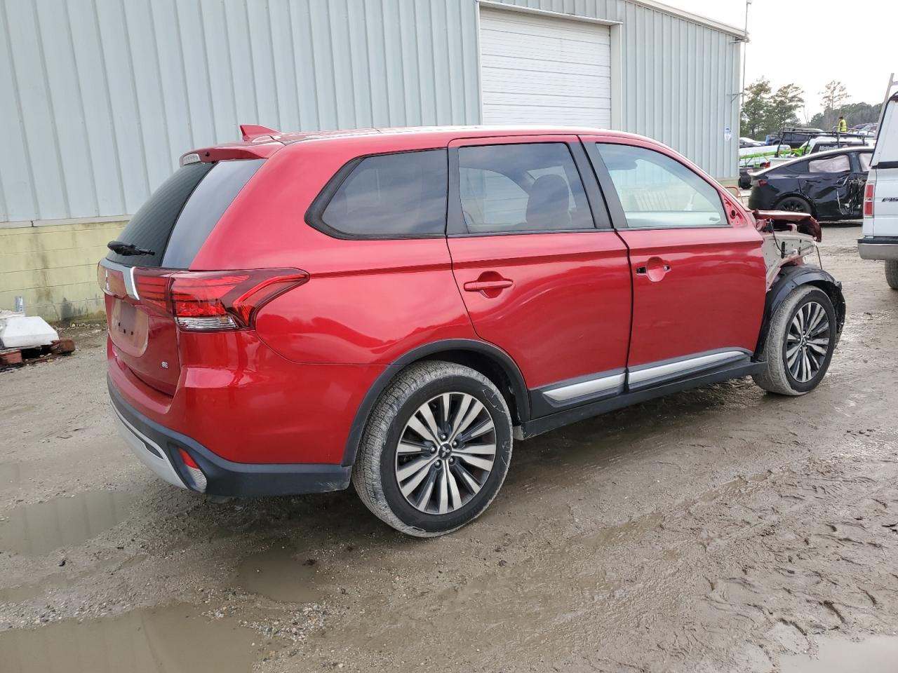 2020 Mitsubishi Outlander - Image 3