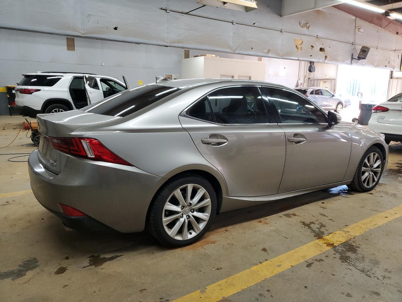 2015 Lexus IS - Image 3
