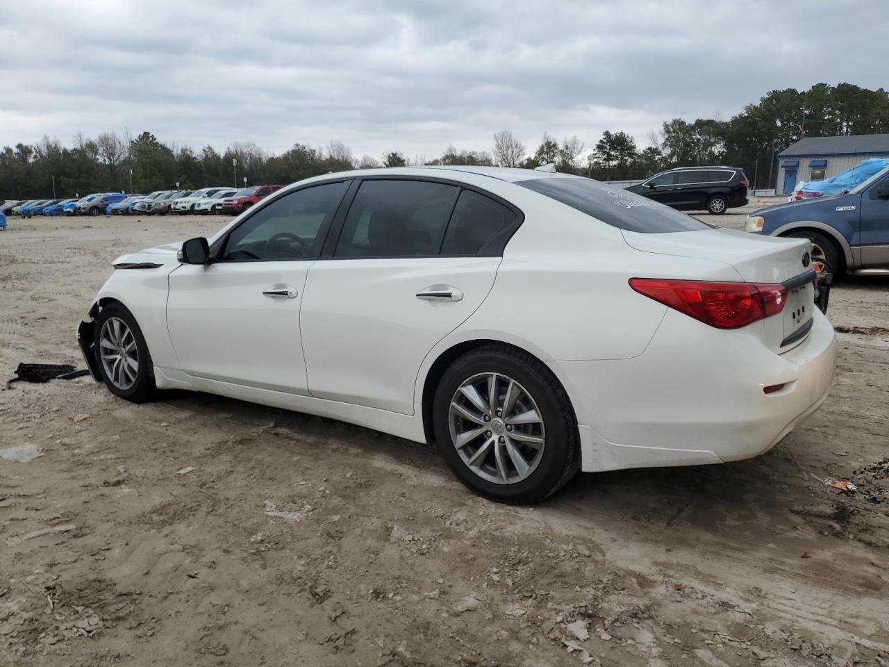 2015 Infiniti Q50 - Image 2