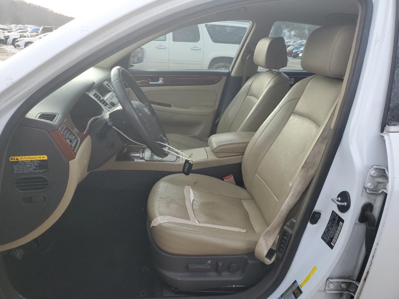 2014 Hyundai Genesis - Image 7