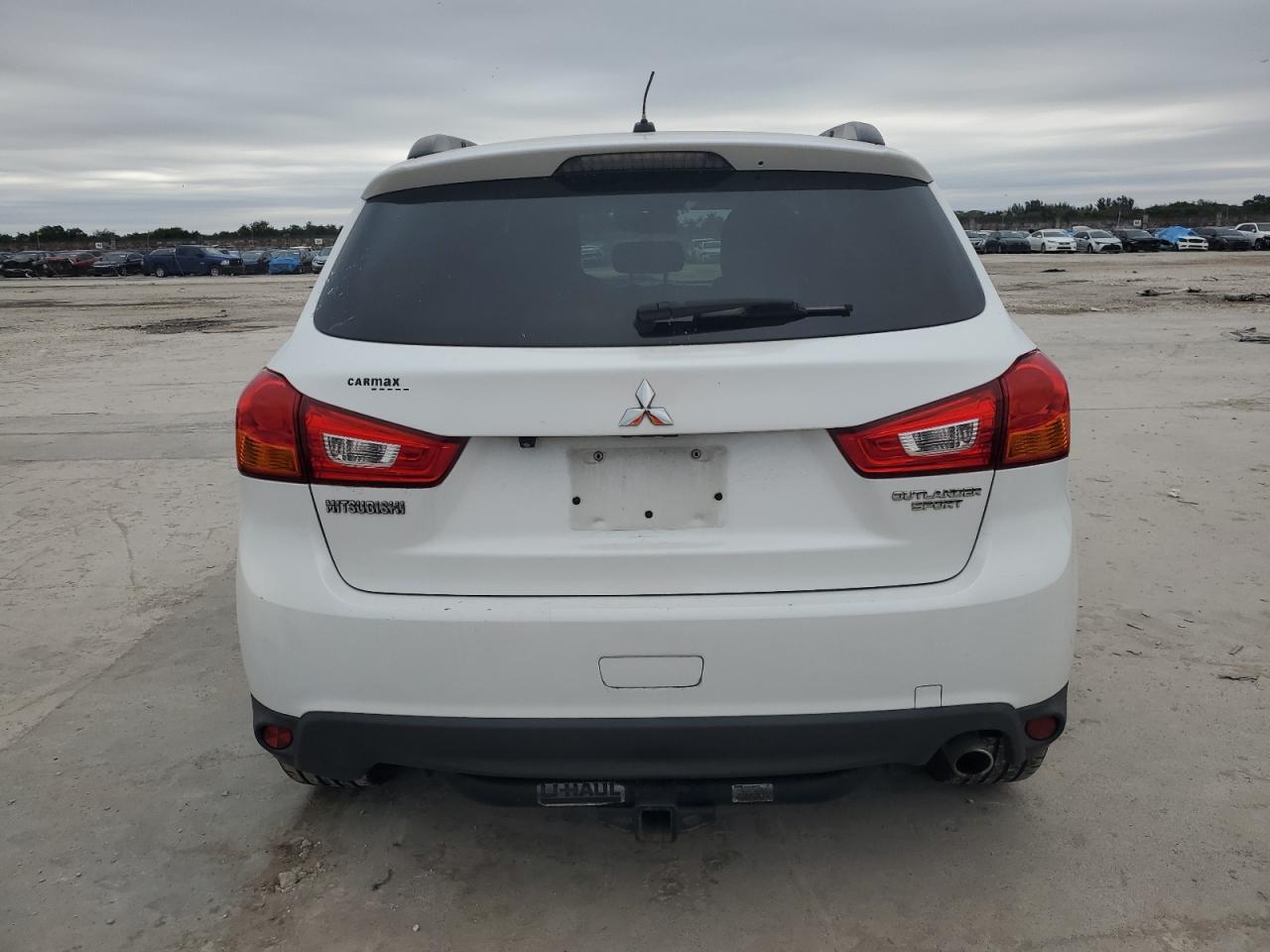 2013 Mitsubishi Outlander - Image 6