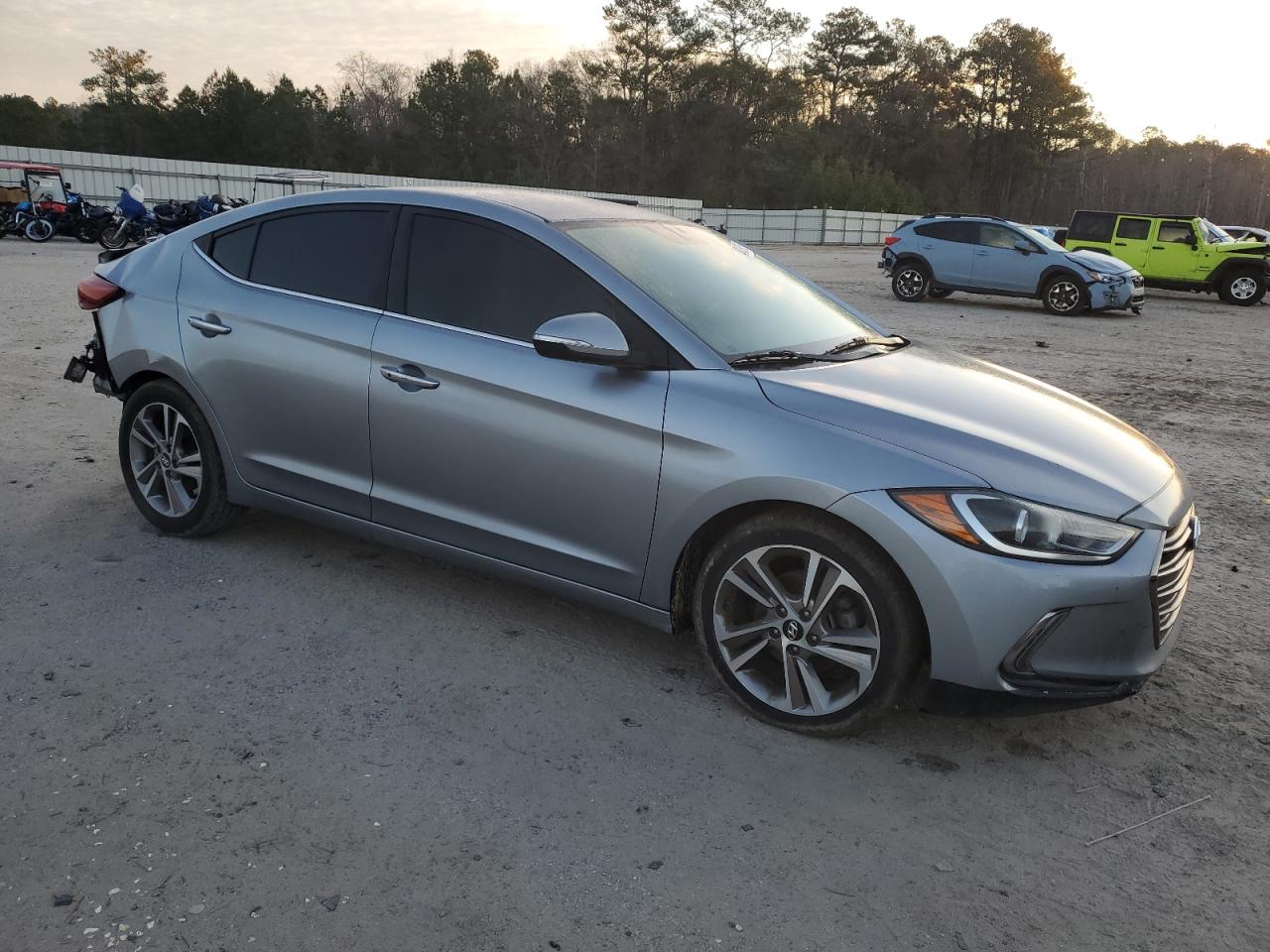 2017 Hyundai Elantra - Image 4