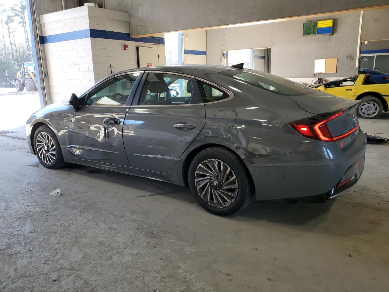 2022 Hyundai Sonata - Image 2