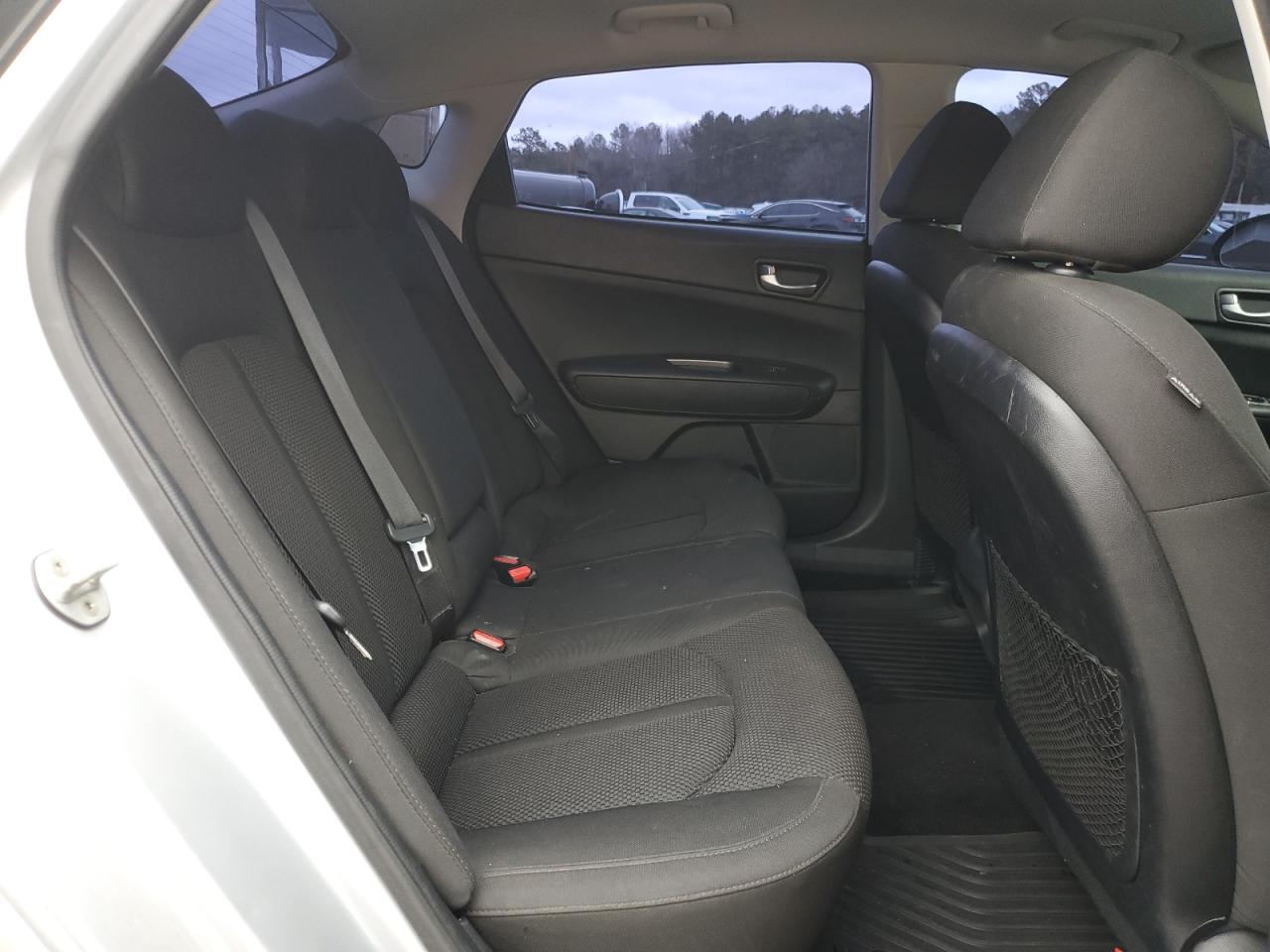 2020 Kia Optima - Image 10